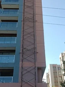 Building baffle louvers