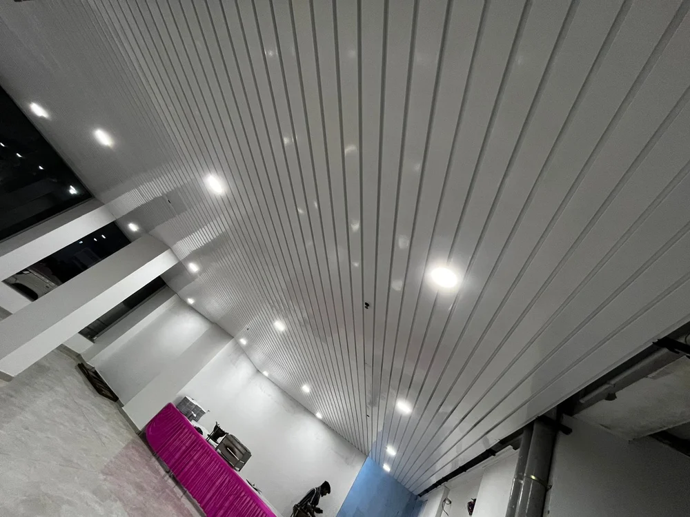 Seamless Linear ceiling - Image 5