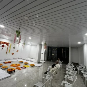 White metal baffle ceiling